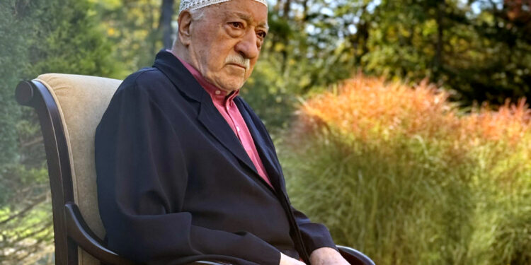 FETHULLAH GÜLEN KİMDİR?
