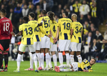 Fenerbahçe, Manchester United'a Geçit Vermedi: Puanını 5'e Yükseltti