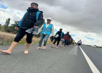 Fernas Maden işçileri yalın ayak Meclis’te