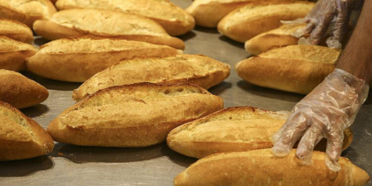 Fiyat farklılıkları tüketiciyi yoruyor; İstanbul'da ekmek fiyatları semtlere göre değişiyor