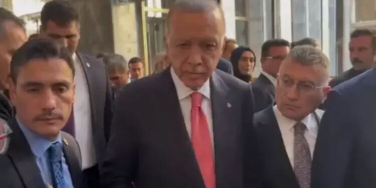 Gazetecilikte Erdoğan’ın talimatıyla cevap dönemi! “DEM Parti sorusuna Rüya cevap versin”