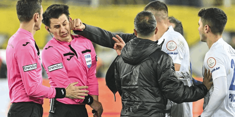 Hakem Halil Umut Meler'e Yumruklu Saldırıda Ara Karar