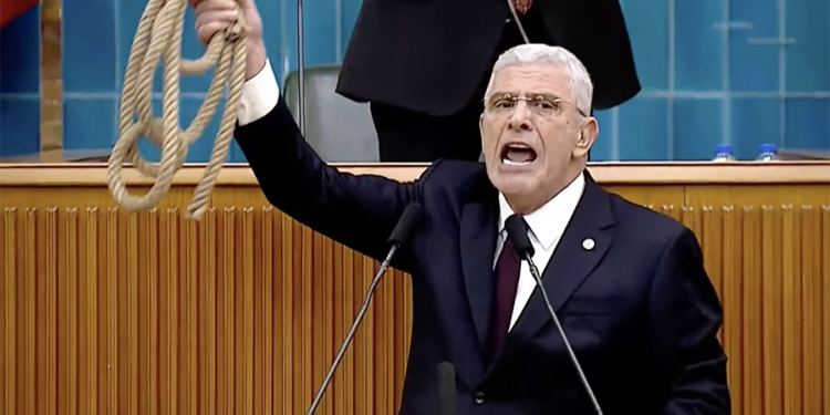 İYİ Parti lideri Dervişoğlu, Bahçeli’nin ‘Öcalan’ çağrısına sert çıktı: “Al şimdi bu ipi başucuna as!”