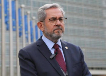 İki Bürokrat Gönderildi, AKP'li İsmin Kızı Başkan Oldu