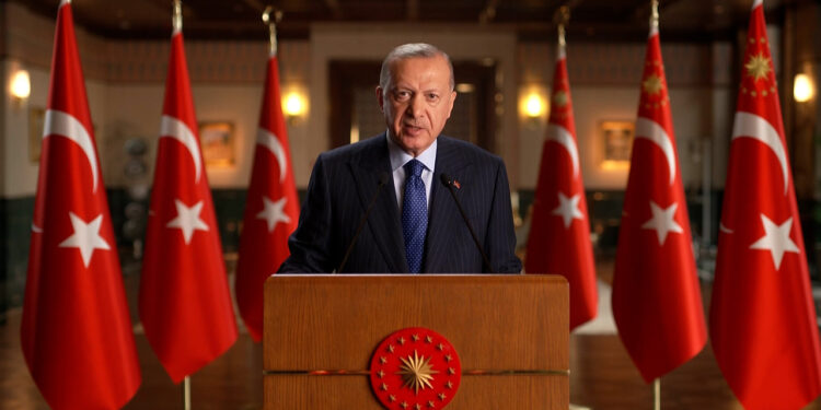 İl ve İlçe Kongrelerine Gönderdi! Cumhurbaşkanı Erdoğan'dan 'Yenilenme' Mesajı