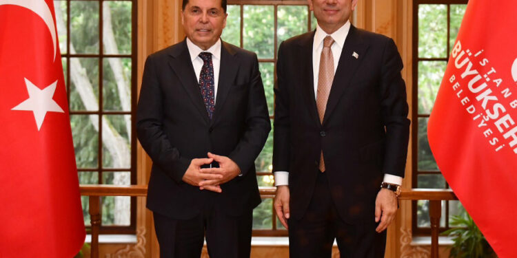 İmamoğlu’ndan Ahmet Özer’in gözaltına alınmasına tepki