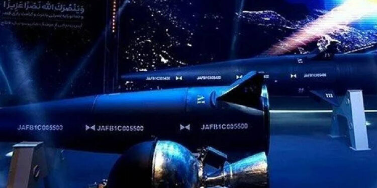 İran Hipersonik "Fettah" Füzelerini Kullandı