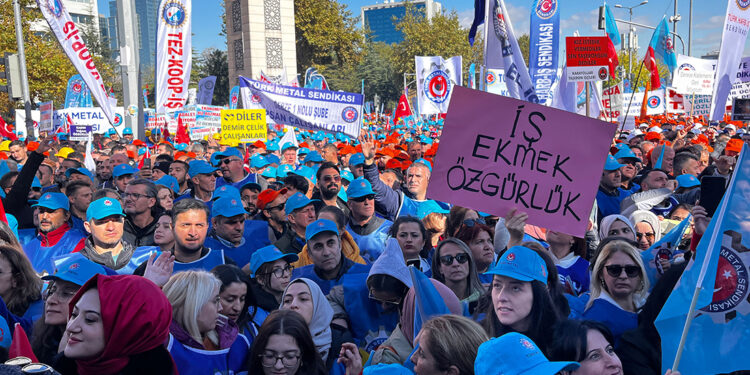 İşçiler Tandoğan Meydanı’nda toplandı: “Zordayız, geçinemiyoruz!”