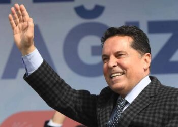 İşin arkasında Özer'in Kandil teröristi ile görüşmüş olması mı yoksa yolsuzlukların ve eski başkanın kirli çamaşırlarını oraya dökmesi mi var?