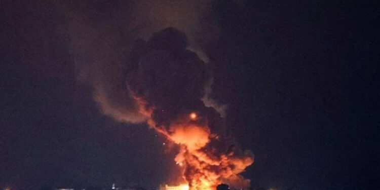 İsrail Beyrut'u Bir Kez Daha Bombaladı!