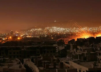 İsrail Şimdi de Suriye'yi Vurdu! Liman Kenti Yanıyor