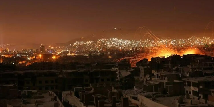 İsrail Şimdi de Suriye'yi Vurdu! Liman Kenti Yanıyor