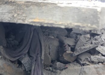 İsrail’in Gazze’de sivillerin sığındığı BM okulunu bombalaması sonucu, 28 kişi öldü