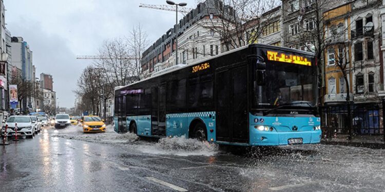 İstanbul’da özel halk otobüsleri kontak kapatıyor