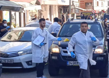 İstanbul’da polise çekiçle saldırı: 1’i polis 3 yaralı