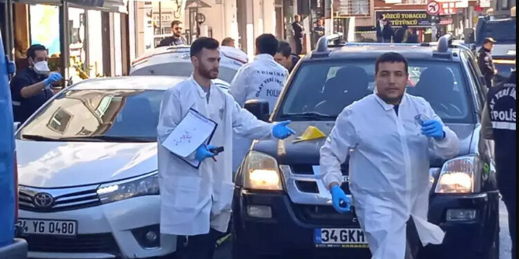 İstanbul’da polise çekiçle saldırı: 1’i polis 3 yaralı