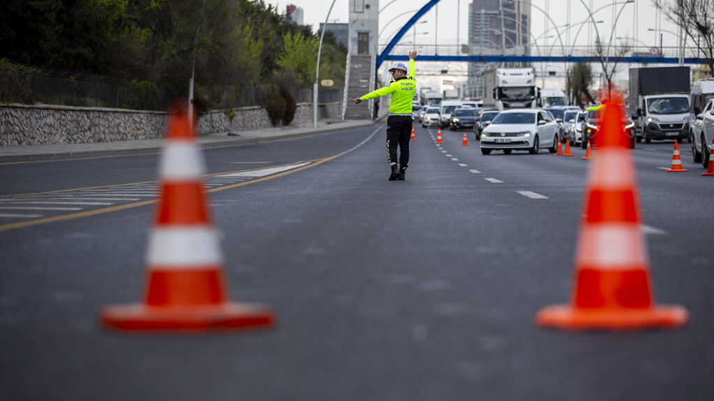 İstanbul'da yarın bazı yollar trafiğe kapatılacak