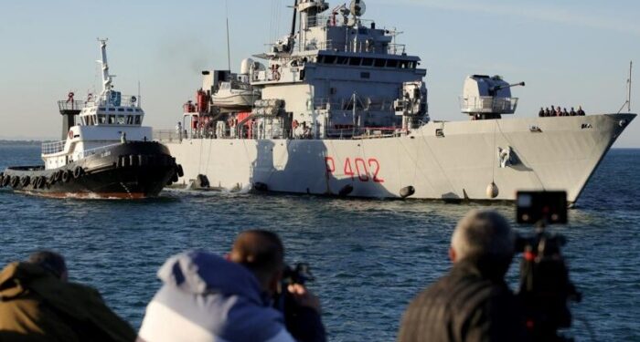 İtalya’dan gönderilen ilk sığınmacı grubu Arnavutluk’a ulaştı