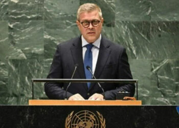 İzlanda Başbakanı Benediktsson Parlamentoyu Feshetti