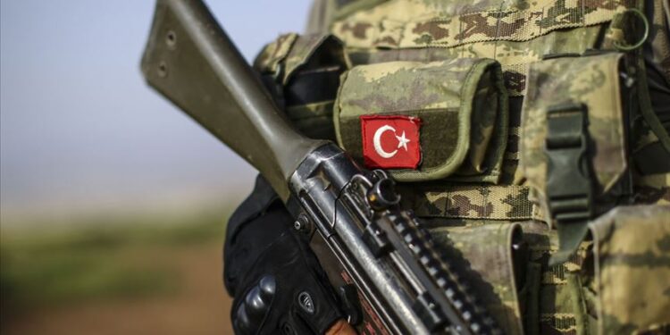 Jandarma'ya 9 bin 690 sözleşmeli uzman erbaş alınacak: Şartlar neler, kimler başvurabilecek?