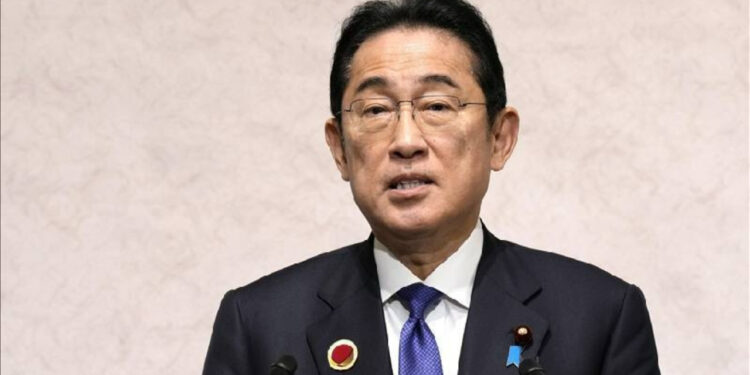 Japonya'da Başbakan Kişida Fumio ve Kabinesi İstifa Etti