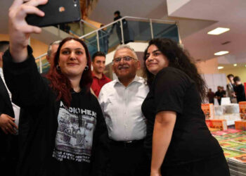 Kayseri Belediye Başkanı Kitapseverlerle Buluştu