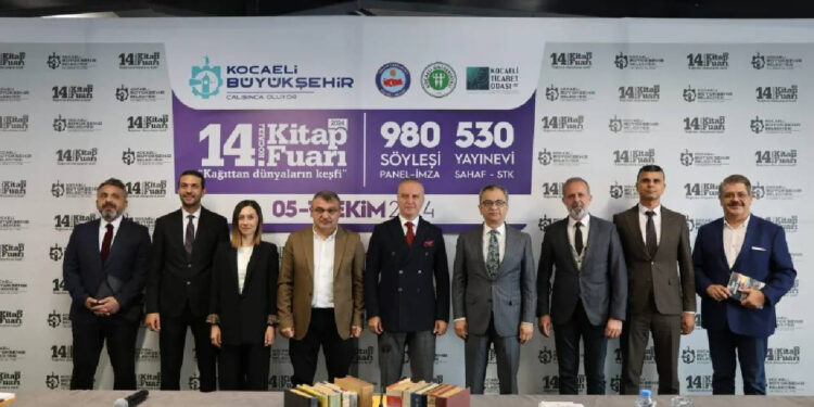 Kocaeli Kitap Fuarında "Bir Yürüyüşün Öyküsü" Gösterisi Düzenlendi