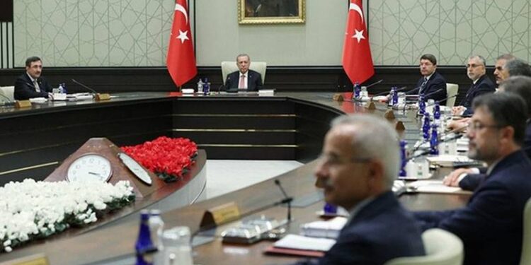 Köfteci Yusuf olayı, Tarım Bakanı'nı koltuğundan edebilir, Berat Albayrak geri dönebilir