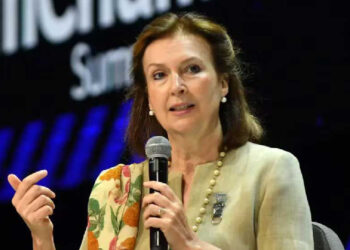 Küba'yı Savunan Bakan Görevden Alındı