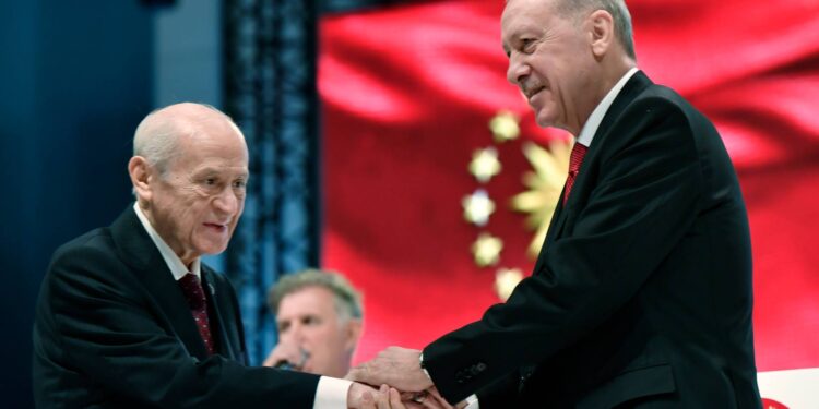 Kulisleri hareketlendiren Öcalan çıkışının ardından gelen iddia; "Erdoğan, Bahçeli’yi tebrik etti"