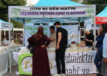 Kürtçe Kitap Fuarı: Halk sahip çıkıyor, soruyor, okuyor