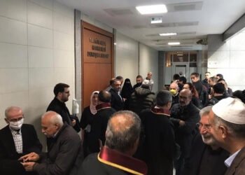 Kürtçe hutbe ve vaaz veren DİAYDER üyesi 16 kişiye hapis cezası