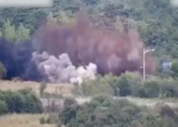 Kuzey Kore, Güney’e giden yolları havaya uçurdu: Yumuşama amaçlı inşa edilmişti