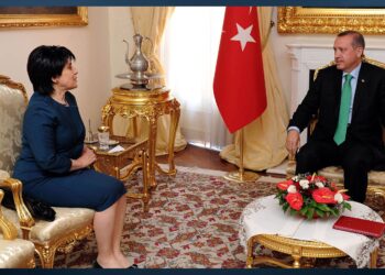 Leyla Zana: Barışı gözleyenlere selam geldi, gözümüz aydın!