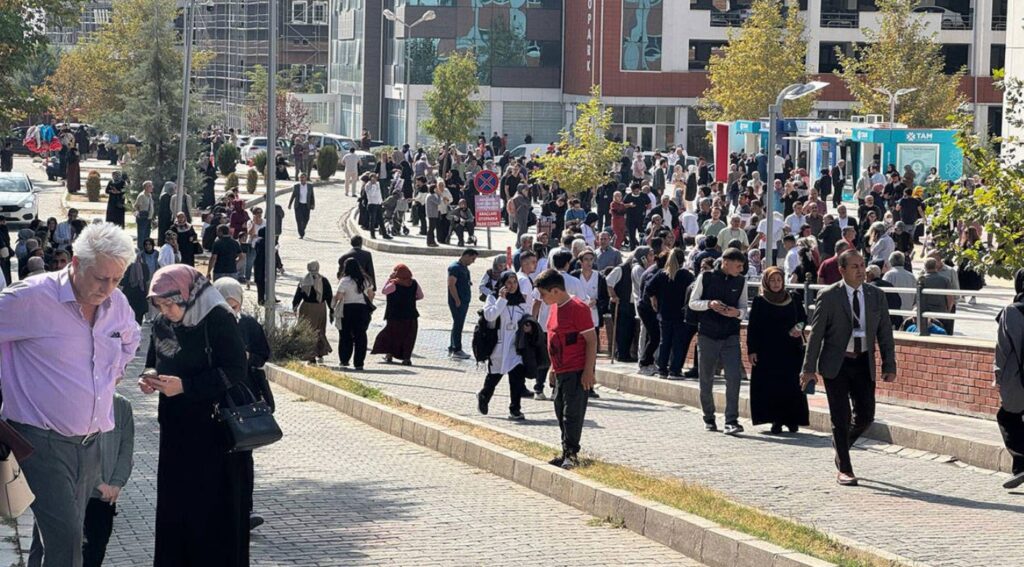 Malatya’da 5,9 büyüklüğünde deprem: Okullar tatil edildi, üç bina hasar aldı