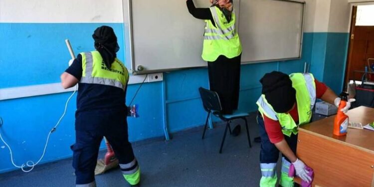 Menzil'in marketleri malzemeleri bedava versin, TÜGVA üyeleri, Ensarcılar, Menzilciler okulları pırıl pırıl yapsın