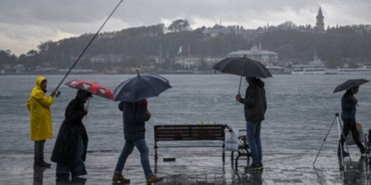 Meteoroloji Bugün İçin Uyarmıştı: Kuvvetli Sağanak Geliyor