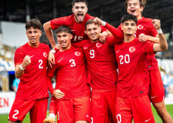 Milliler Cebelitarık Karşısında Şov Yaptı