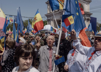 Moldova AB’ye “Evet” dedi, Rus yanlısı Gagavuz Türk’ü aday cumhurbaşkanlığında ikinci tura kaldı