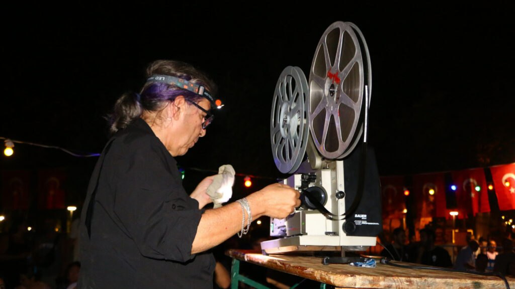 Nostalji Tutkunları "Yeşilçam Festivali"nde Bir Araya Geldi