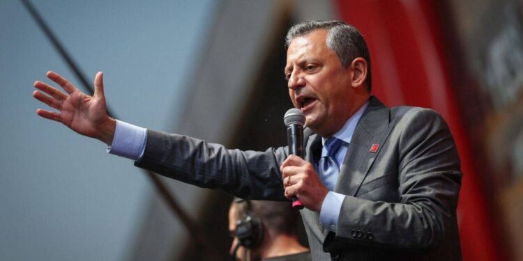 Özgür Özel’den Cumhuriyet mesajı: Ülkeyi içinde bulunduğu durumdan kurtaracağız