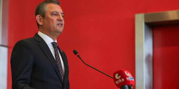 Özgür Özel'den Kurmaylarına Talimat: 'Mayıs Ayına Kadar Bitirin...'