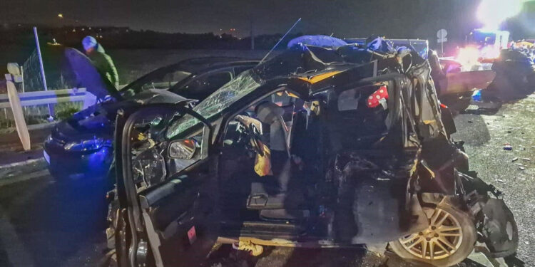 Polonya'da 21 Aracın Karıştığı Kazada 4 Ölü 15 Yaralı