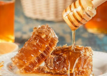 Sahte Balı Anlamanın Yolları: Renk, Yoğunluk ve Pratik Testlerle Gerçek Balı Ayırt Edebilirsiniz...