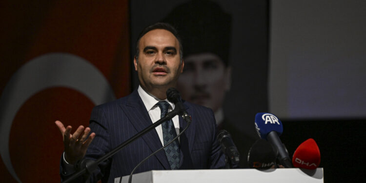 Sanayi ve Teknoloji Bakanı, AK Parti Süleymanpaşa 4. Olağan İlçe Kongresi’nde Konuşma Yaptı