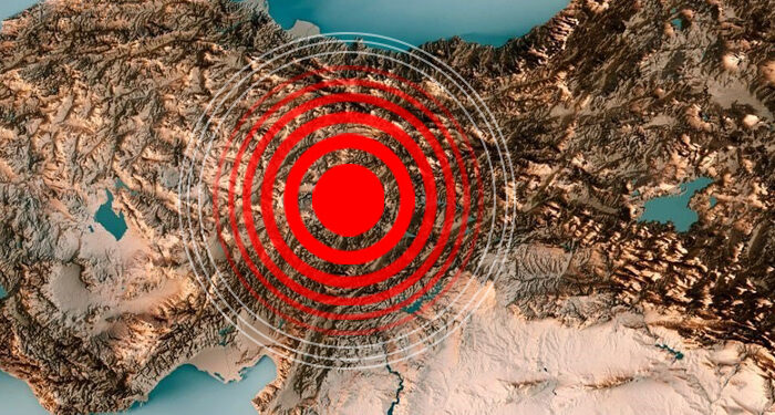 Sivas, 10 dakika arayla iki depremle sallandı