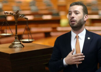 Siyasi Yasak Getirilen CHP'li İsim Konuştu: 'Siyasette Öne Çıktığım Zaman Başıma İş Geliyor'