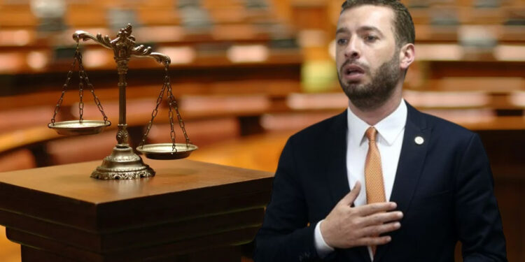 Siyasi Yasak Getirilen CHP'li İsim Konuştu: 'Siyasette Öne Çıktığım Zaman Başıma İş Geliyor'