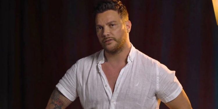 Sosyal Medyaya Fikir Sorup Yorumları Kapattı! Sinan Akçıl'dan Sigara Hesabı Savunma