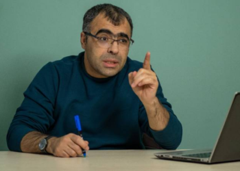 Söz vermemiş olsaydım, tekme tokat dövecektim!